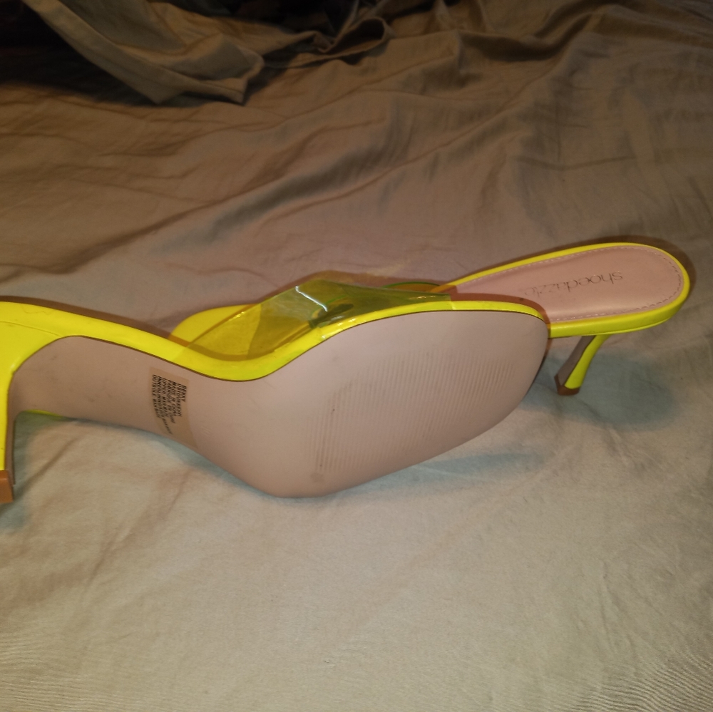Clear open toe sandal with lime green edging